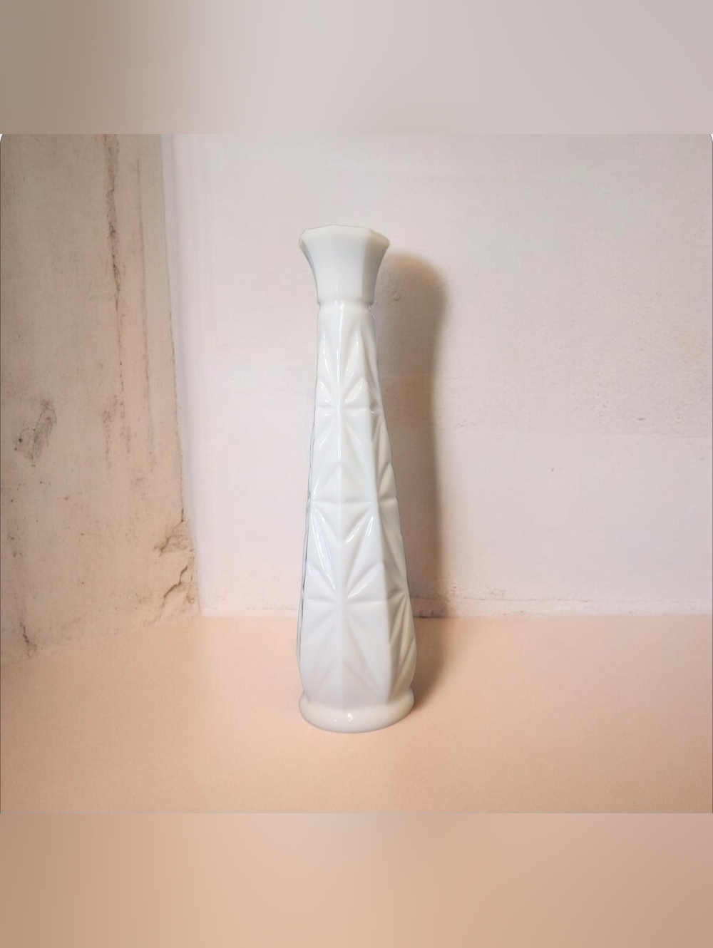 ⚕️1950s Milk Glass Bud Vase - Picture 3 of 7